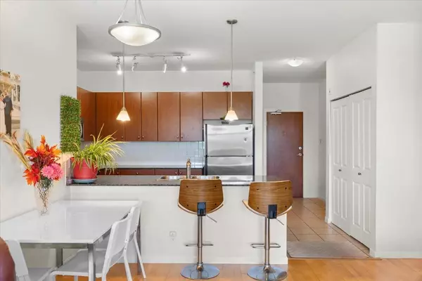 Surrey, BC V3R 0B5,10180 153 ST #415