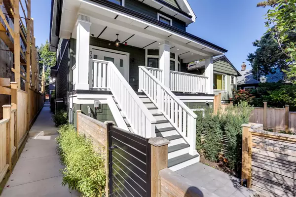 Vancouver, BC V5N 4M3,3381 Victoria DR