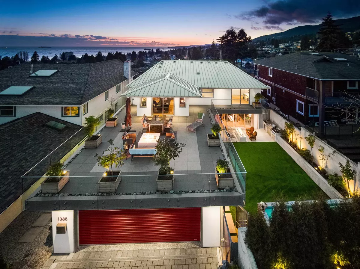 West Vancouver, BC V7V 4B3,1388 21st ST