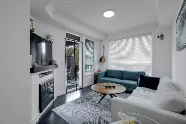 13897 Fraser HWY #204, Surrey, BC V3T 0G8