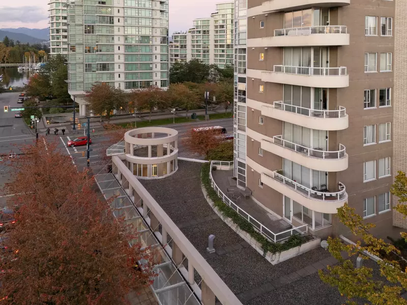 1788 W Georgia ST #201, Vancouver, BC V6G 2V7