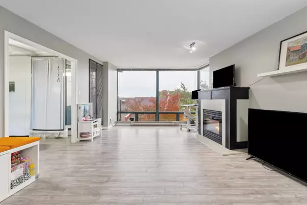 New Westminster, BC V3M 6M6,8 Laguna CT #507