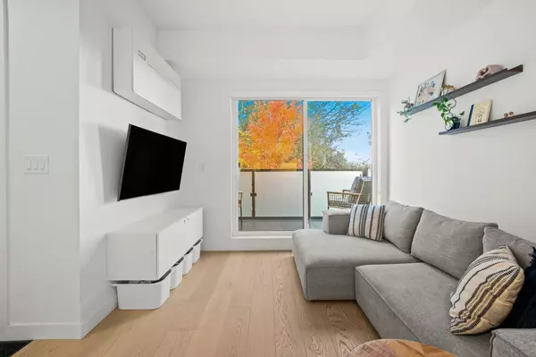 650 E 2nd ST #107 North Vancouver, BC V7L 1E3