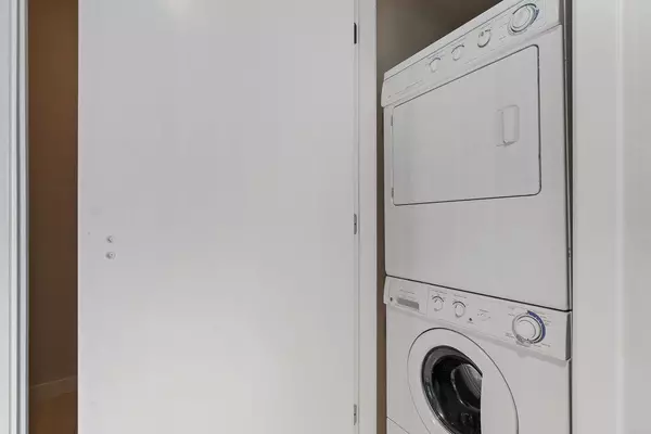 833 Homer ST #2301 Vancouver, BC V6B 0H4