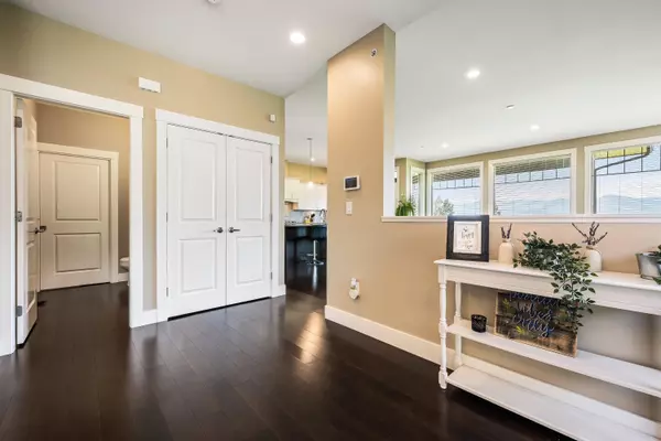 Chilliwack, BC V4Z 1K7,51096 Falls CT #111