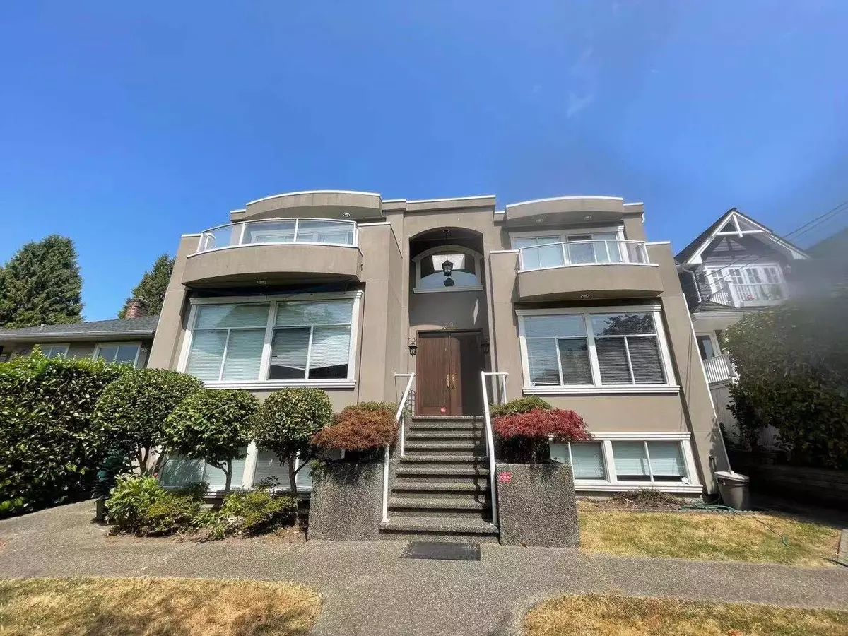 West Vancouver, BC V7T 1K5,1337 Esquimalt AVE