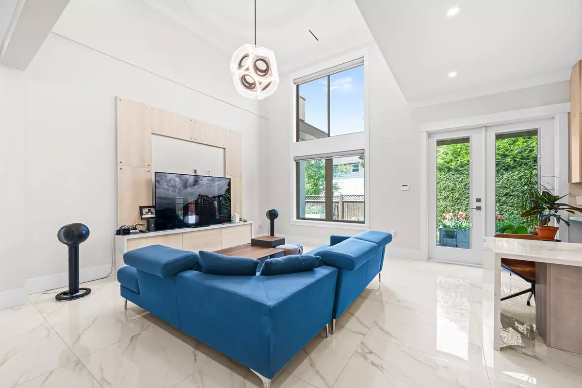 Richmond, BC V7C 4G3,7860 Thormanby CRES