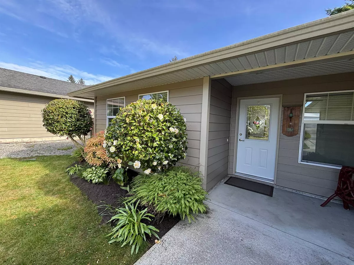 Sechelt, BC V7Z 0R8,6383 Oracle RD