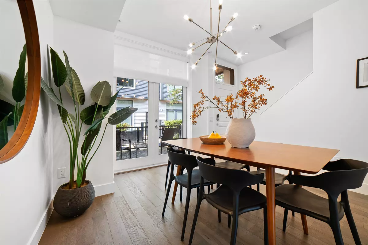 Vancouver, BC V6P 0G1,7458 Granville ST