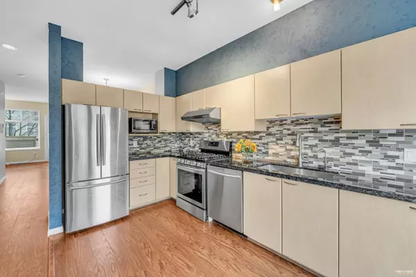 Richmond, BC V7C 5T8,3711 Robson CT #88