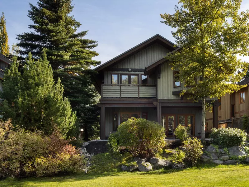 8107 Muirfield CRES, Whistler, BC V8E 1J7