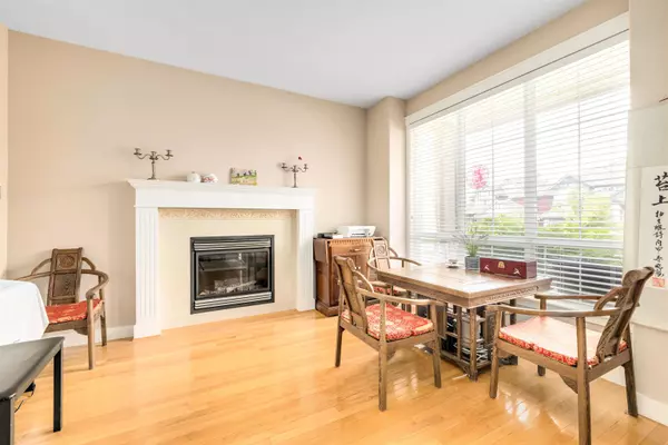 Surrey, BC V3Z 0K6,15418 33a AVE