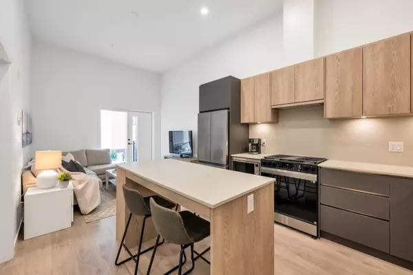 Surrey, BC V4N 6Y3,19577 65b AVE #208