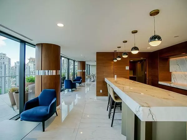 Vancouver, BC V6Z 0E7,89 Nelson ST #2010