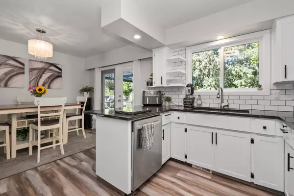 63777 Beech AVE Hope, BC V0X 1L2