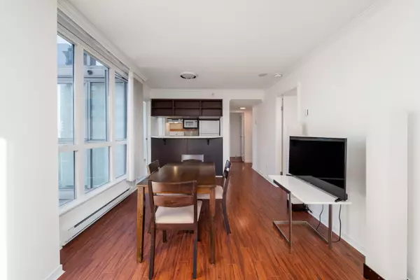 Vancouver, BC V6Z 2S8,1188 Howe ST #1808