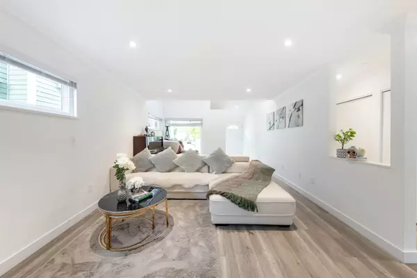 Richmond, BC V6Y 3C5,9331 Mcburney DR