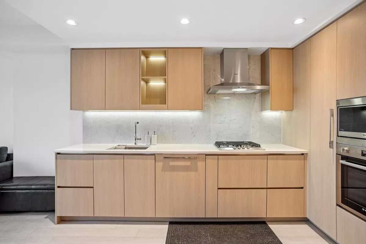 Burnaby, BC V5C 0M9,4730 Lougheed HWY #1506