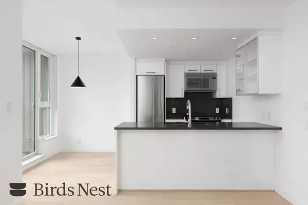 933 E Hastings ST #301, Vancouver, BC V6A 0G6