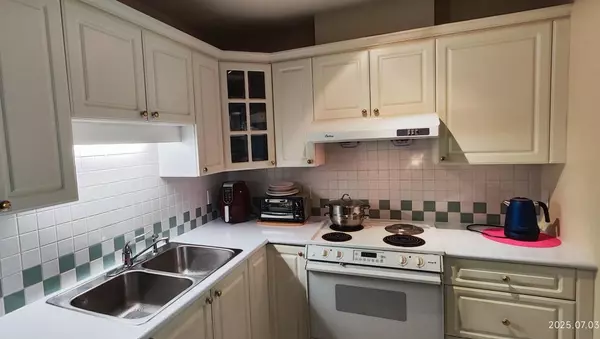 Vancouver, BC V6T 2G8,5735 Hampton PL #328