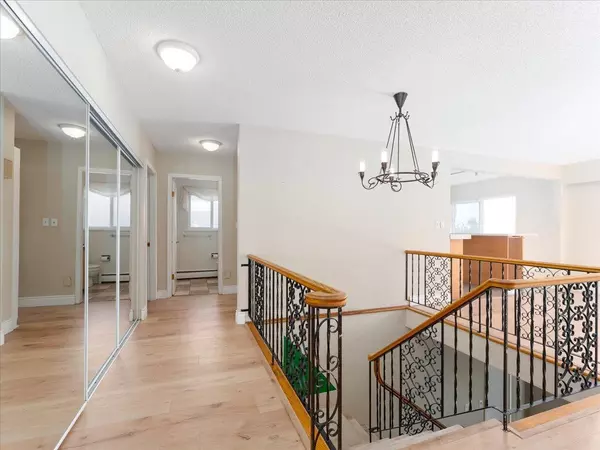 North Vancouver, BC V7L 1T7,1228 Adderley ST