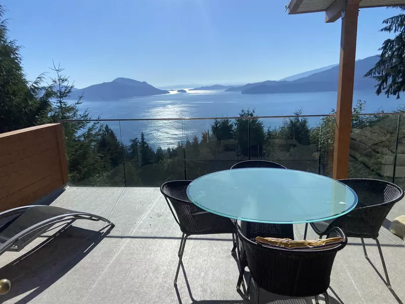 270 Mountain DR, Lions Bay, BC V0N 2E0