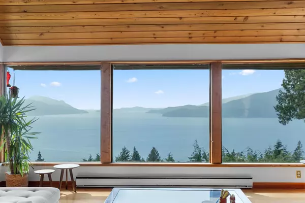 Lions Bay, BC V0N 2E0,270 Mountain DR