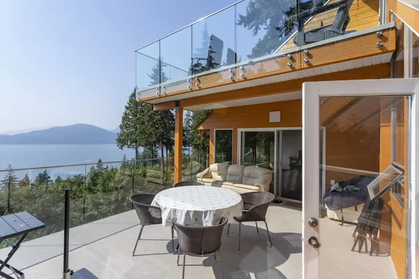 270 Mountain DR Lions Bay, BC V0N 2E0