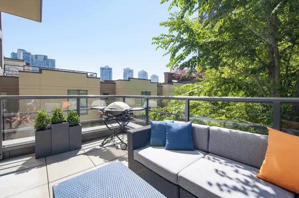 Vancouver, BC V6B 1M9,1001 Homer ST #307