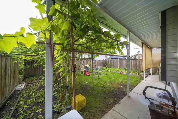 Burnaby, BC V3N 3V7,7553 Newcombe ST