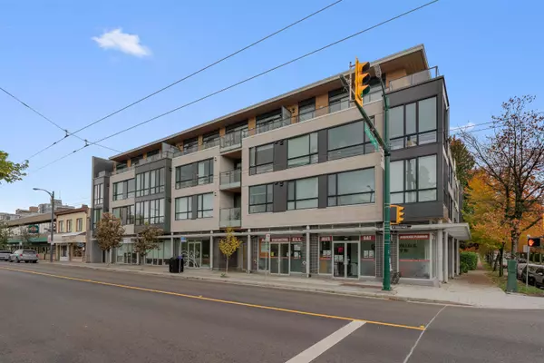 5325 West Boulevard #402, Vancouver, BC V6M 3W4
