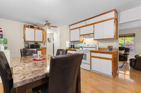 52564 Yale RD Rosedale, BC V0X 1X0