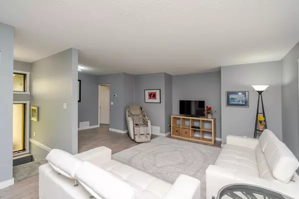 Abbotsford, BC V2S 2S2,33897 Walnut AVE