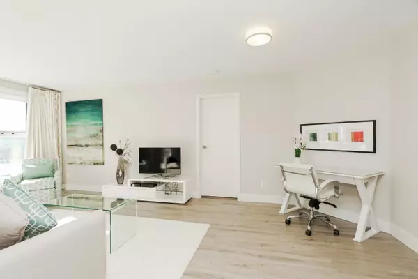 1323 Homer ST #1503 Vancouver, BC V6B 5T1