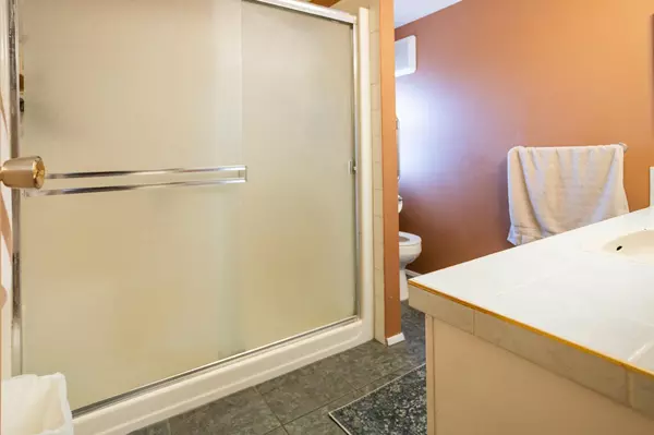 52975 Yale RD Rosedale, BC V0X 1X1