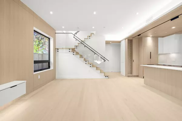 Vancouver, BC V6S 1L2,3904 W 23rd AVE