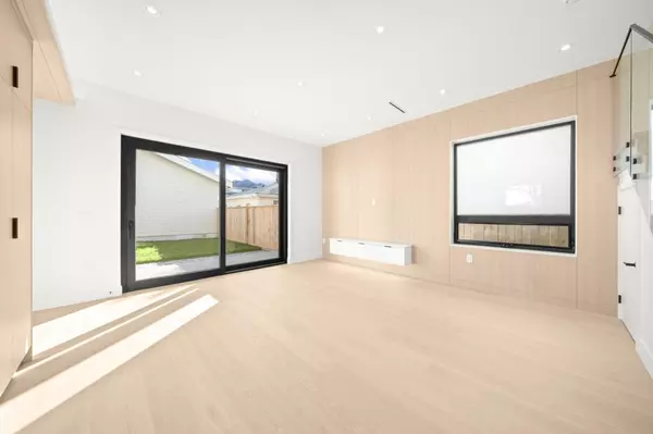 Vancouver, BC V6S 1M1,3925 Wallace ST