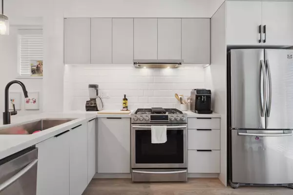 3021 St George ST #601, Port Moody, BC V3H 0K3