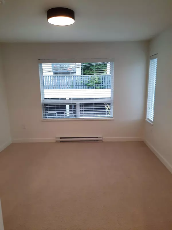 Port Moody, BC V3H 0K3,3021 St George ST #601