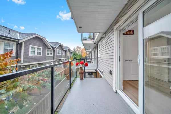 Surrey, BC V3V 0E9,10488 124 ST #33