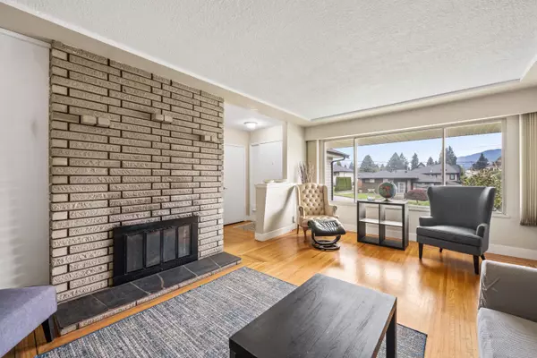 Coquitlam, BC V3J 2P6,1698 Sprice AVE