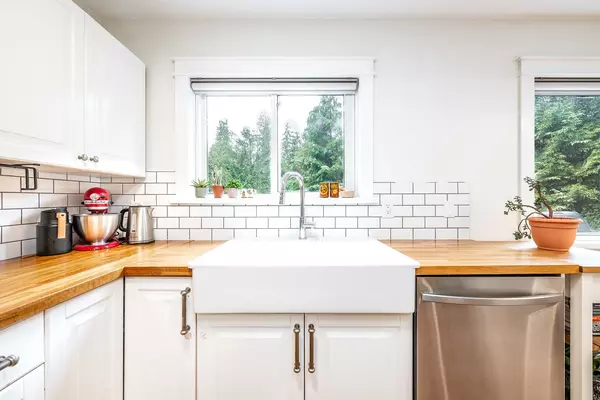 Squamish, BC V0N 1T0,40628 Perth DR