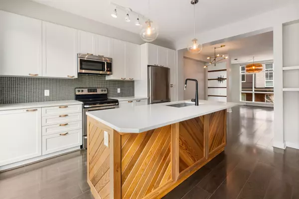 Surrey, BC V3Z 6P4,16223 23a AVE #6