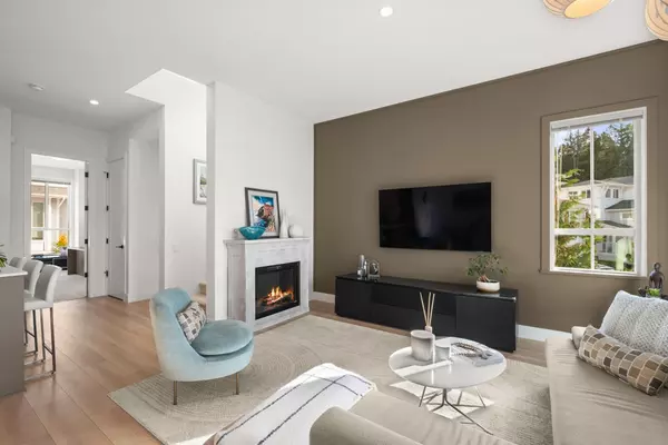 Tsawwassen, BC V4M 0C2,4638 Orca WAY #103