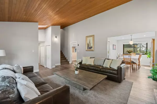 Surrey, BC V3S 5Z7,15032 Spenser DR