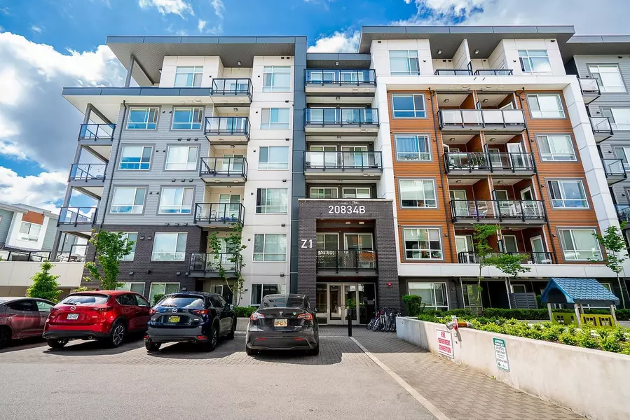 20834 80 AVE #B502, Langley, BC V2Y 3M5