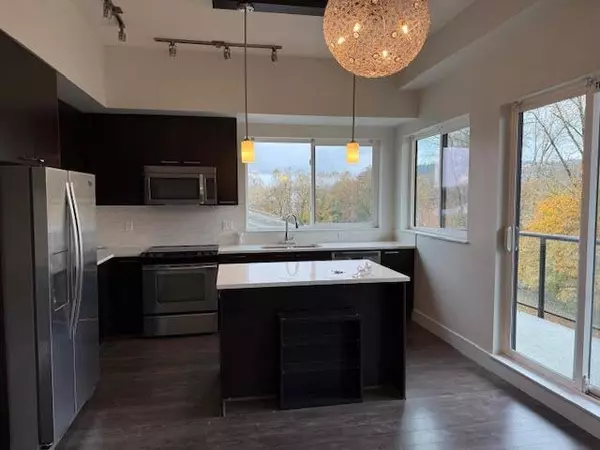 2362 Whyte AVE #503, Port Coquitlam, BC V3C 2A4