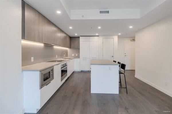 13318 104 AVE #402, Surrey, BC V3T 0R2