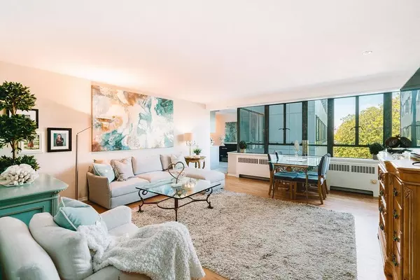 Vancouver, BC V6H 1S5,1445 Marpole AVE #310