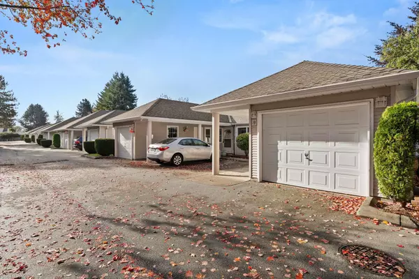 Surrey, BC V3W 3W9,7127 124th ST #19